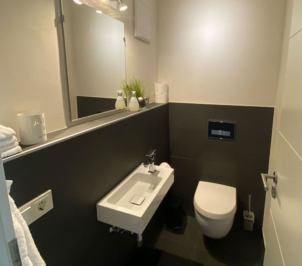 Separate WC on the first floor © "Das Garmisch"