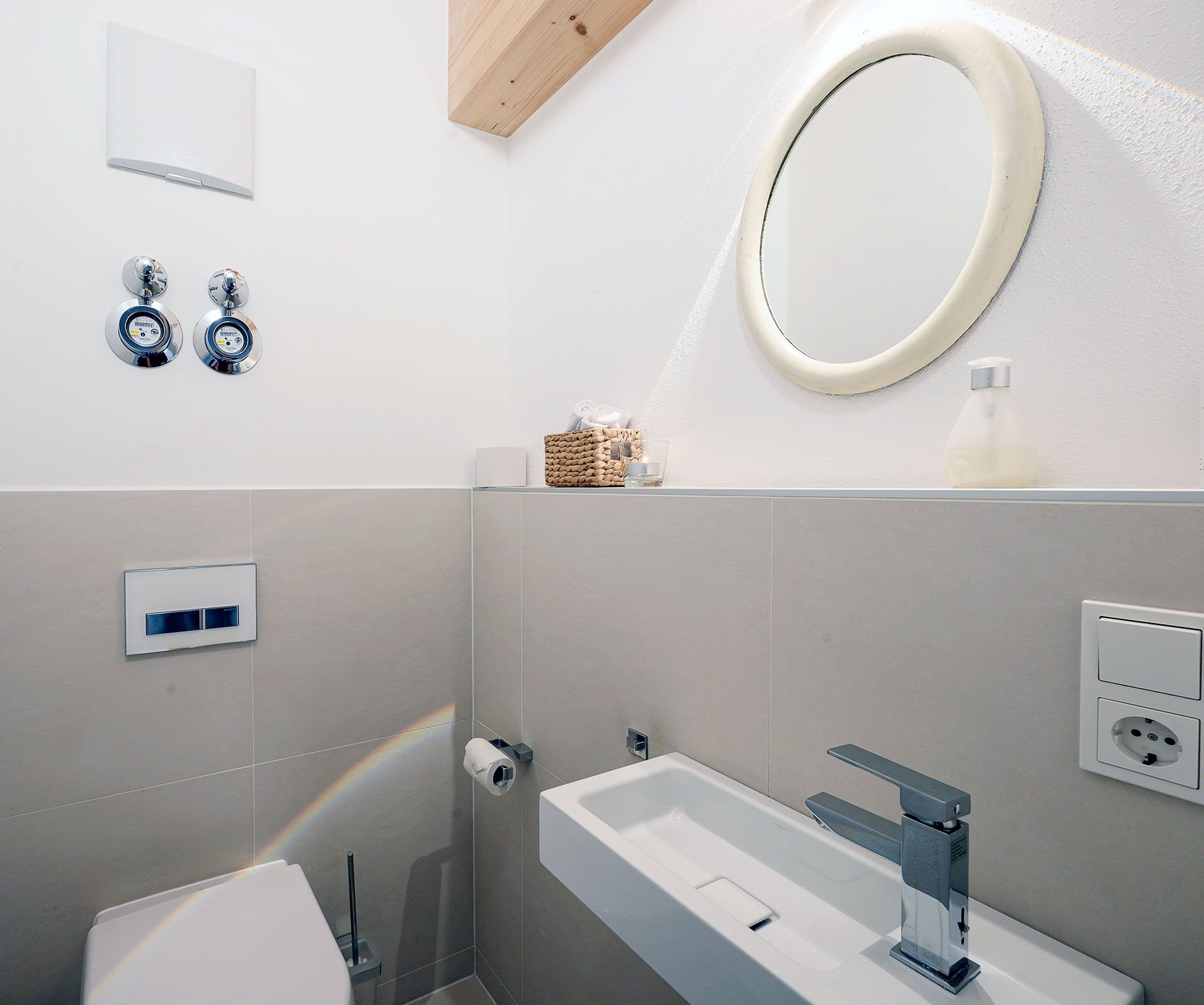 Separates zweites WC im Dachgeschoss des Appartements